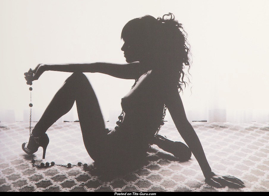 Sofia Boutella - Bimbo with Exposed Real Short Boob Sexual.