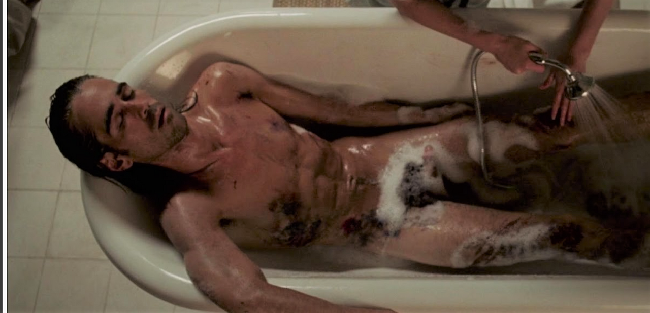 famousmales > Colin Farrell Nude In The Bath
