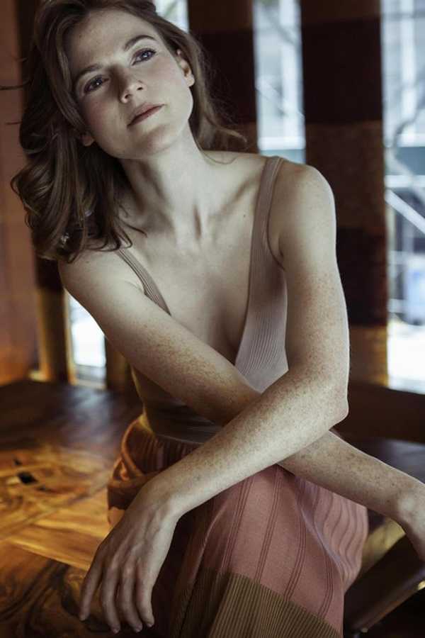 We GOT Hot Rose Leslie Pics | Sexy Near-Nude Photos
