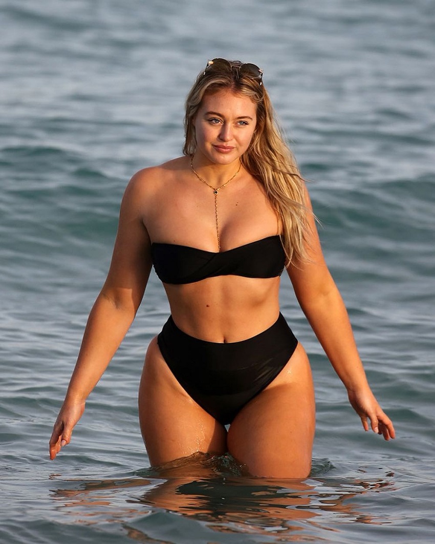 Iskra Lawrence | Age • Height • Weight • Images • Bio • Diet • Workout