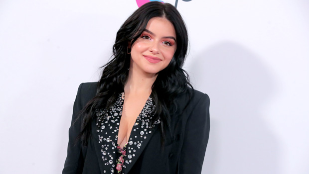 Ariel Winter, 21, Shows How To Rock A Suit u0026 Still Bare Your Abs ...