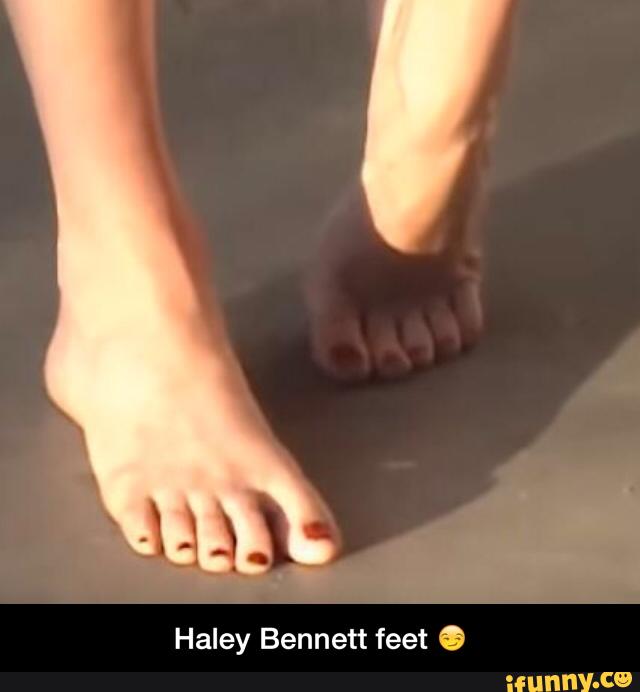 Haley Bennett feet 
