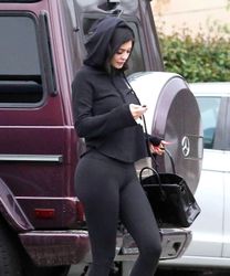 Kylie Jenner - Cameltoe Forum