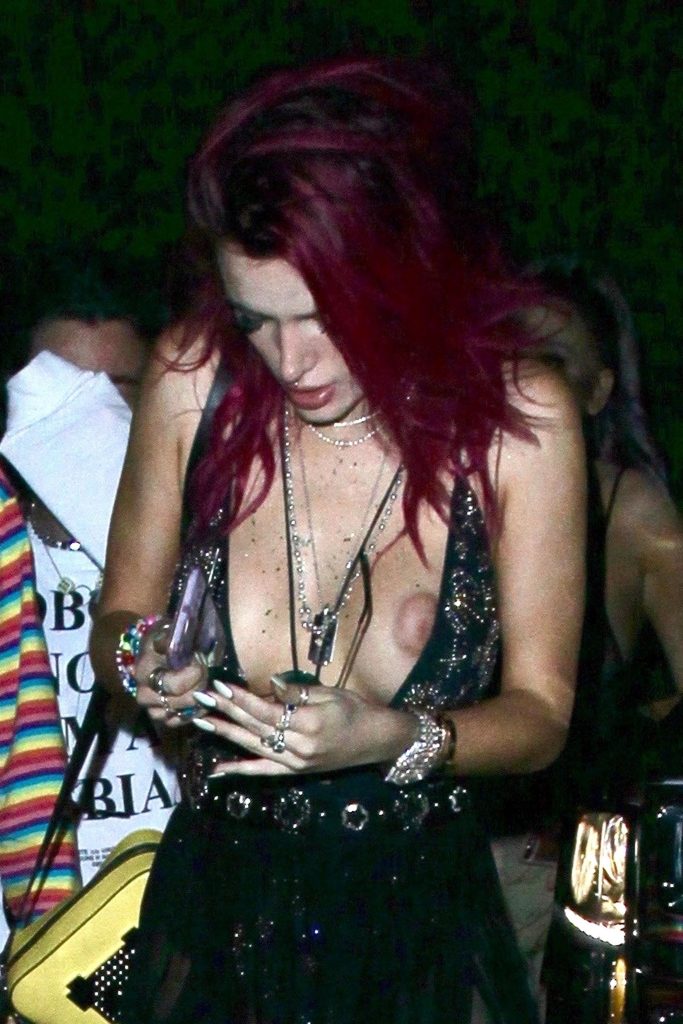 Bella Thorne Braless (42 Photos + Video) | #TheFappening