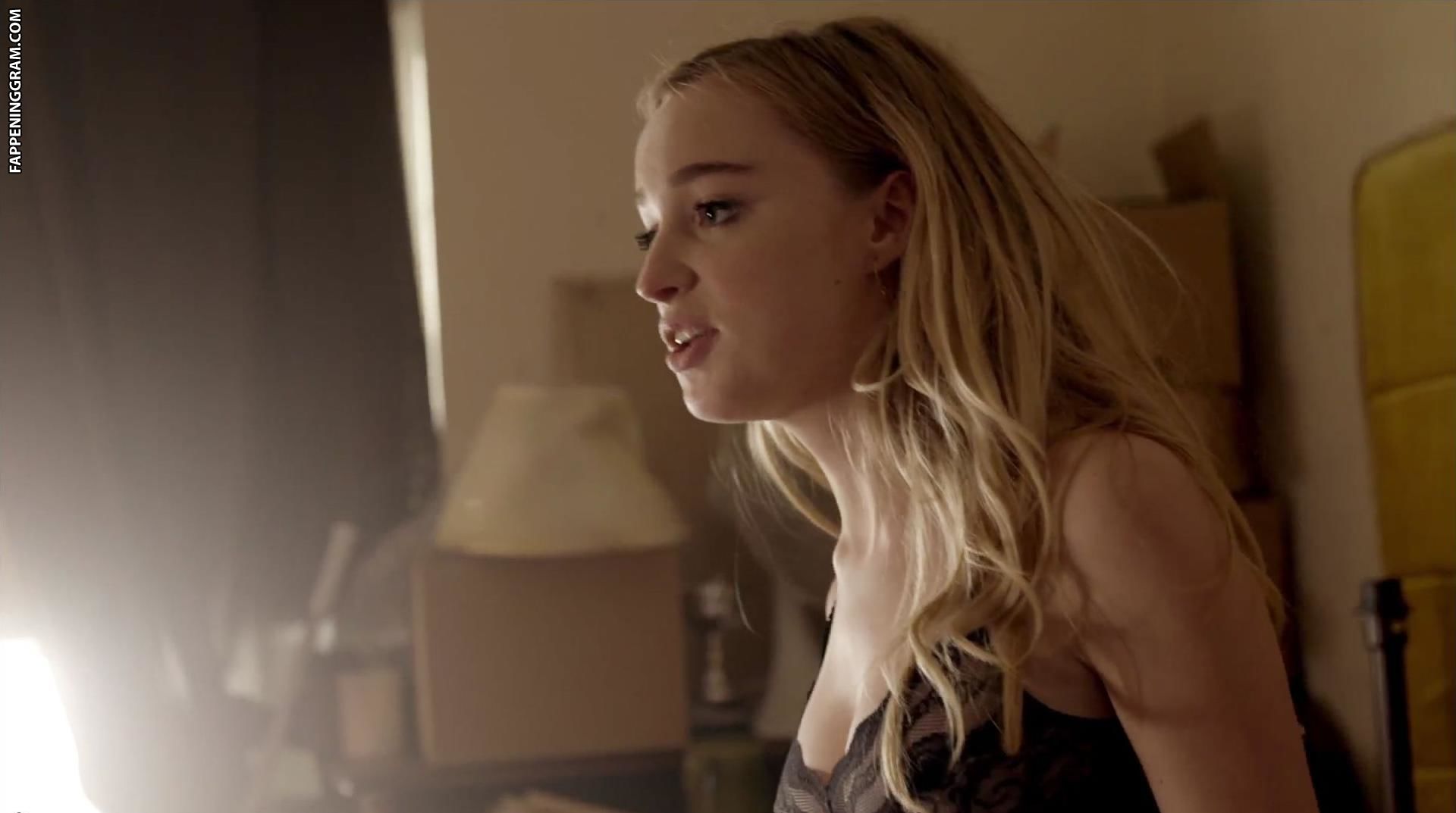 Phoebe Dynevor Nude The Fappening - FappeningGram