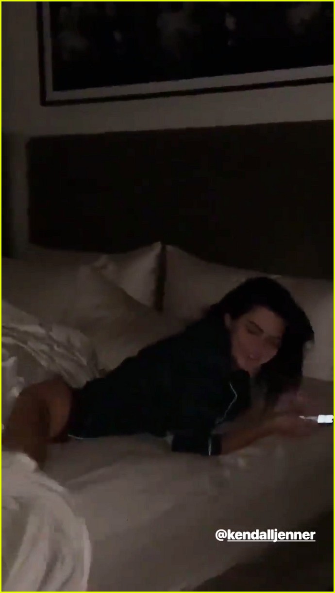 Kendall Jenner Flashes Her Booty in a Thong on Christmas Morning ...