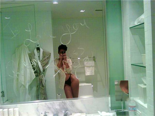 Rihanna Leaked Nude Pics? - Taxi Driver Movie