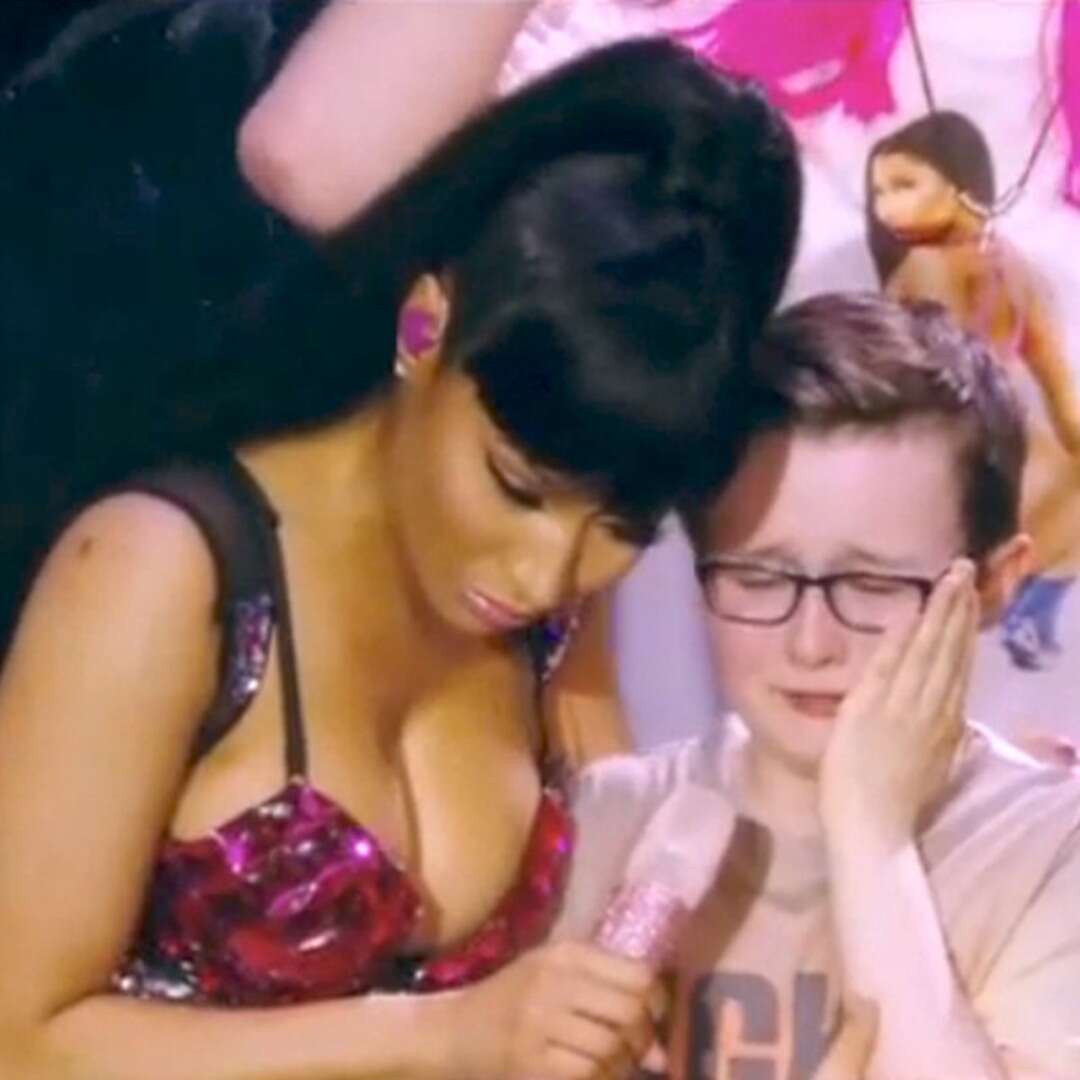 Nicki Minaj Comforts Tiny Crying Fan With Her Boobs! Watch Video ...