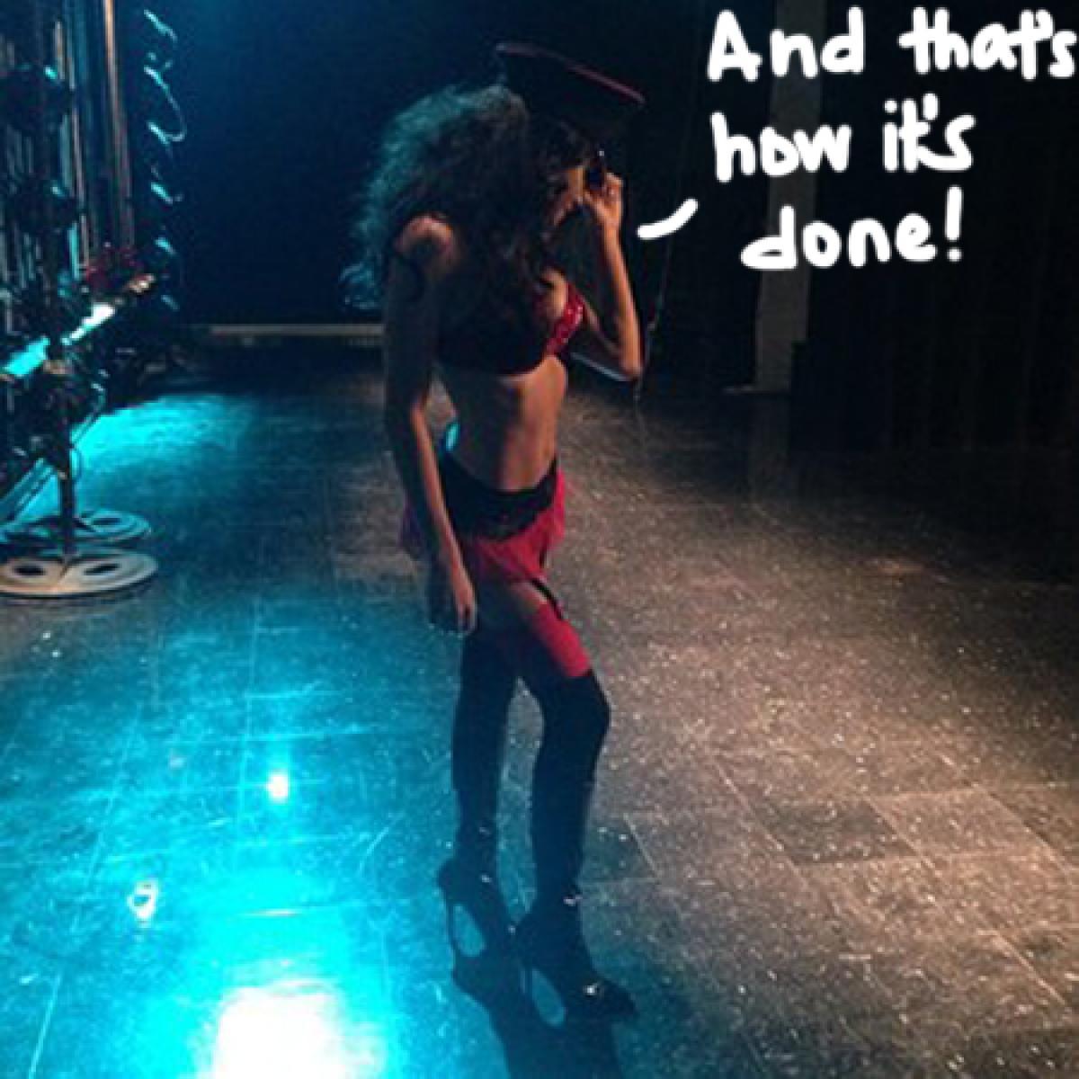 Naya Rivera Bares Her Hot Bod And Cleavage For All To See On The ...