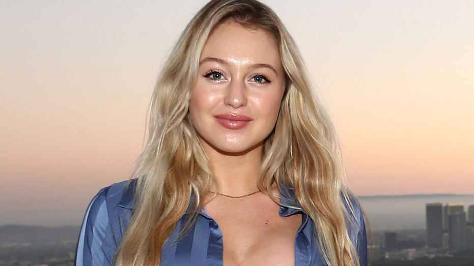 Iskra Lawrence goes nude for pregnancy photo shoot, shares ...