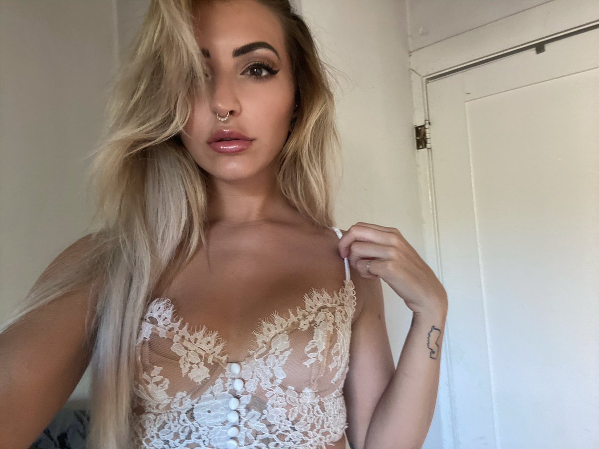 Angelique W. - Miss_angeliquew OnlyFans Leaked