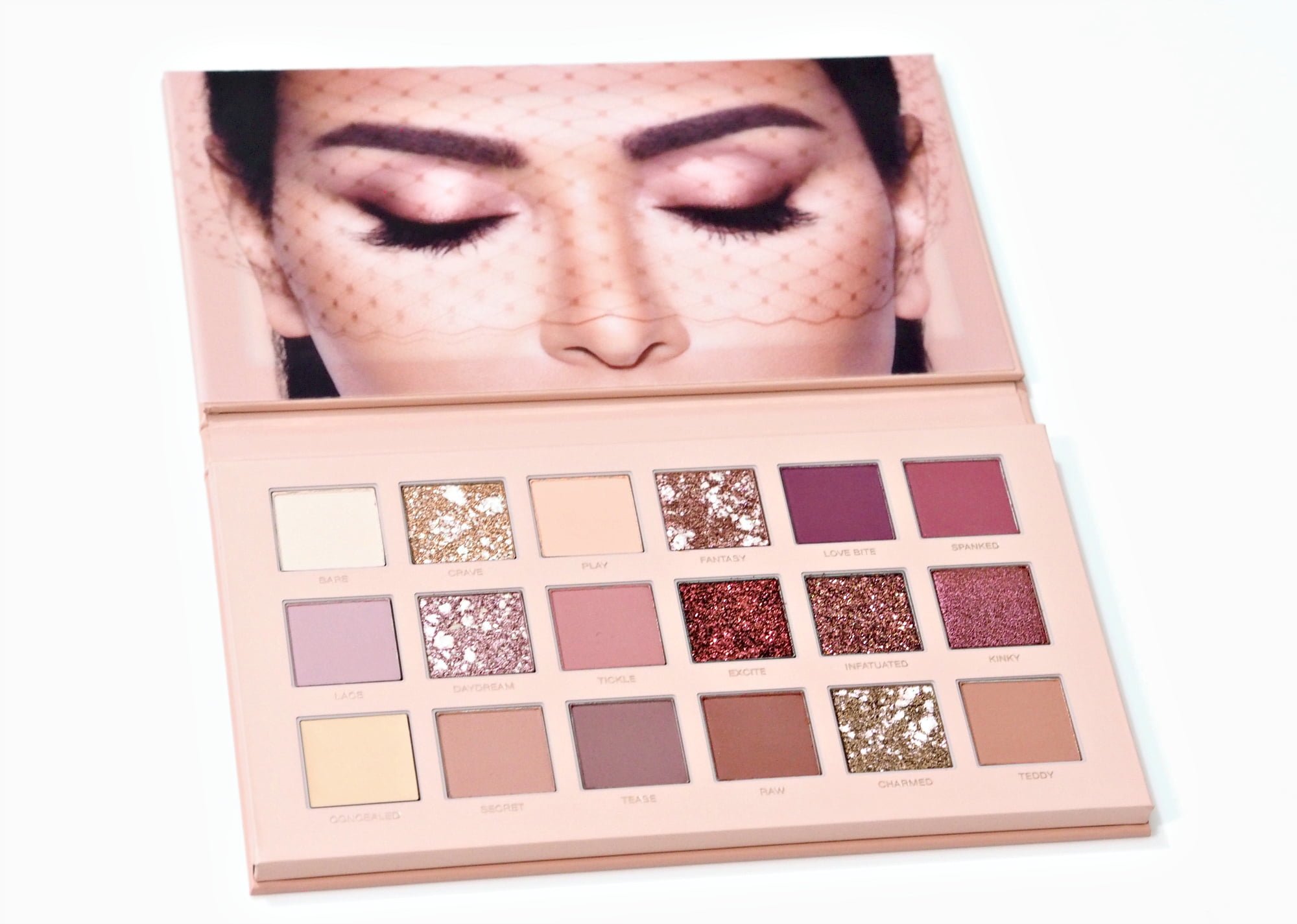 Huda Beauty The New Nude Eyeshadow Palette Review + Swatches