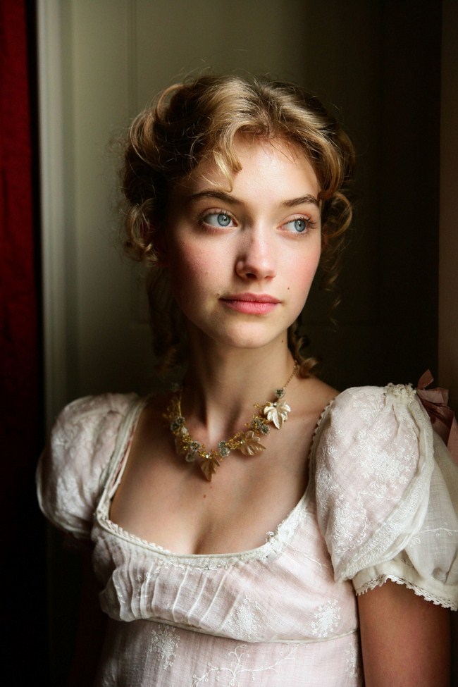 Imogen Poots Hottest Photos | Sexy Near-Nude Pictures, GIFs