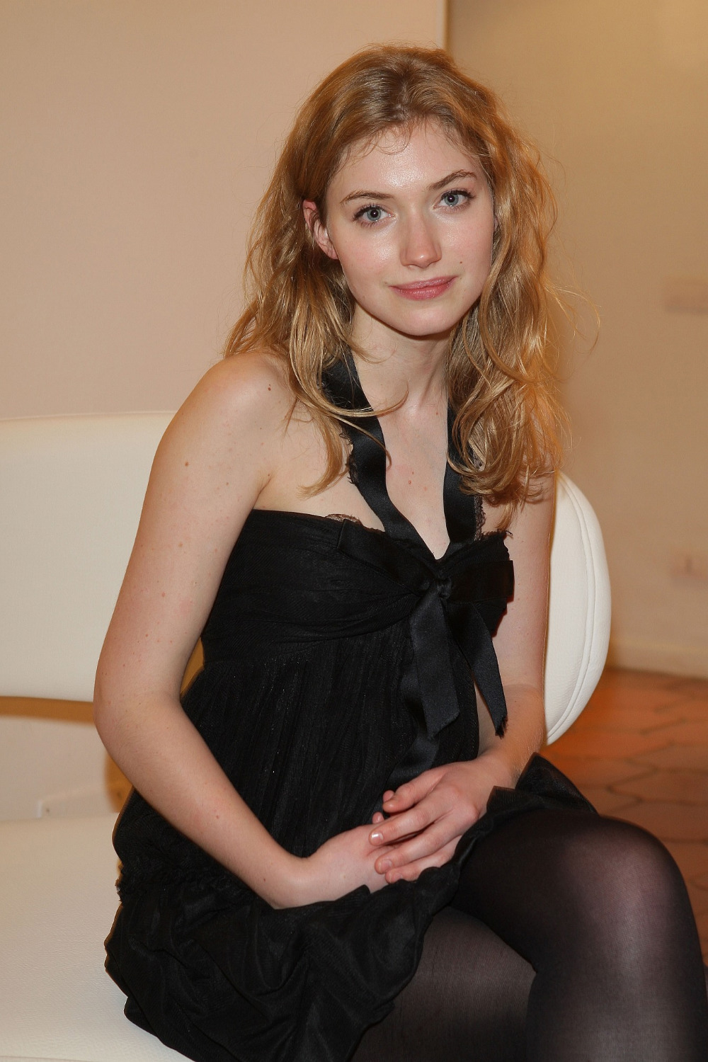 Top Picture-s: Imogen Poots Hot Pics
