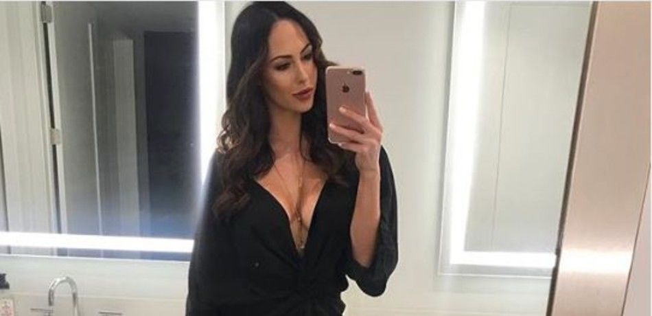 American Fitness Model Hope Beel Rocks The Internet With New Revealing Snap