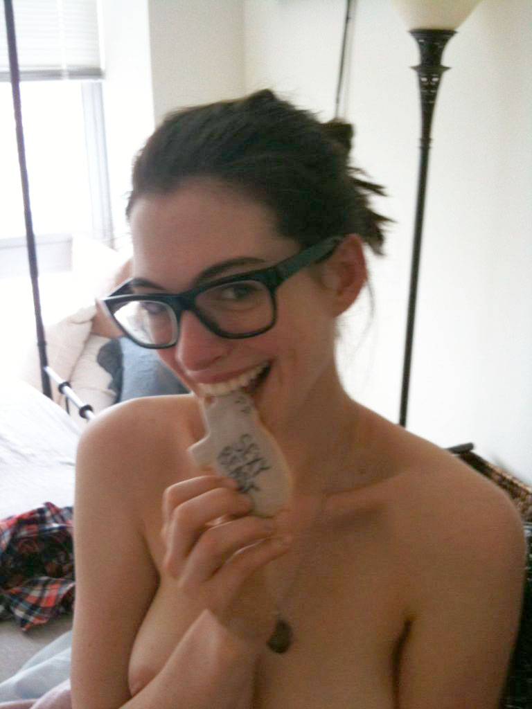 Anne Hathaway Leaked Nude | Celebrity Leaks